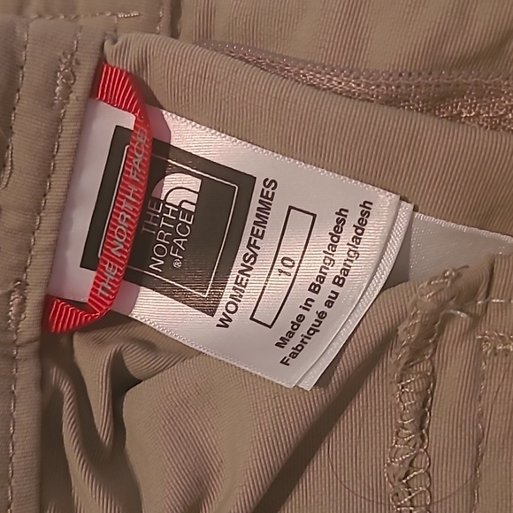 The North Face Khaki Capri pants - Picture 2 of 3